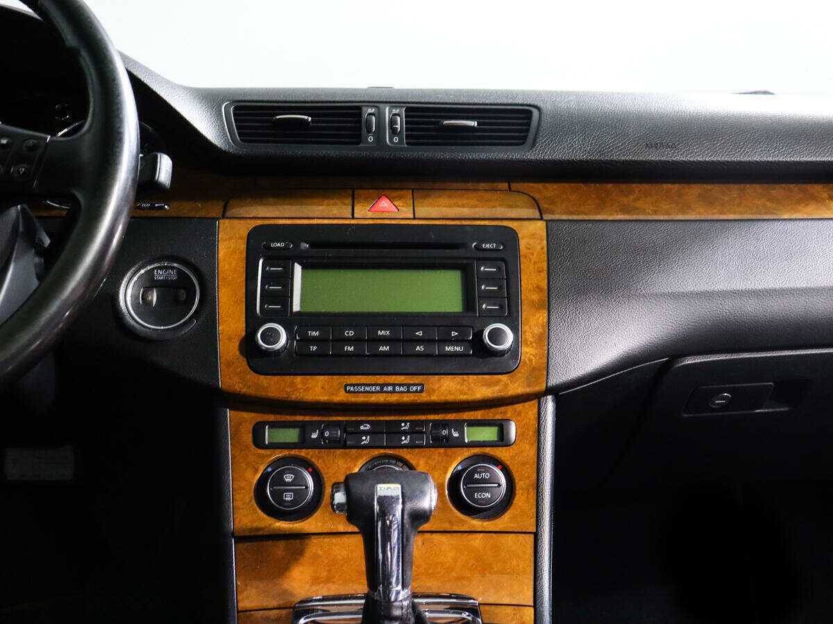 Volkswagen Passat с пробегом — 2005 год. Фото: #12