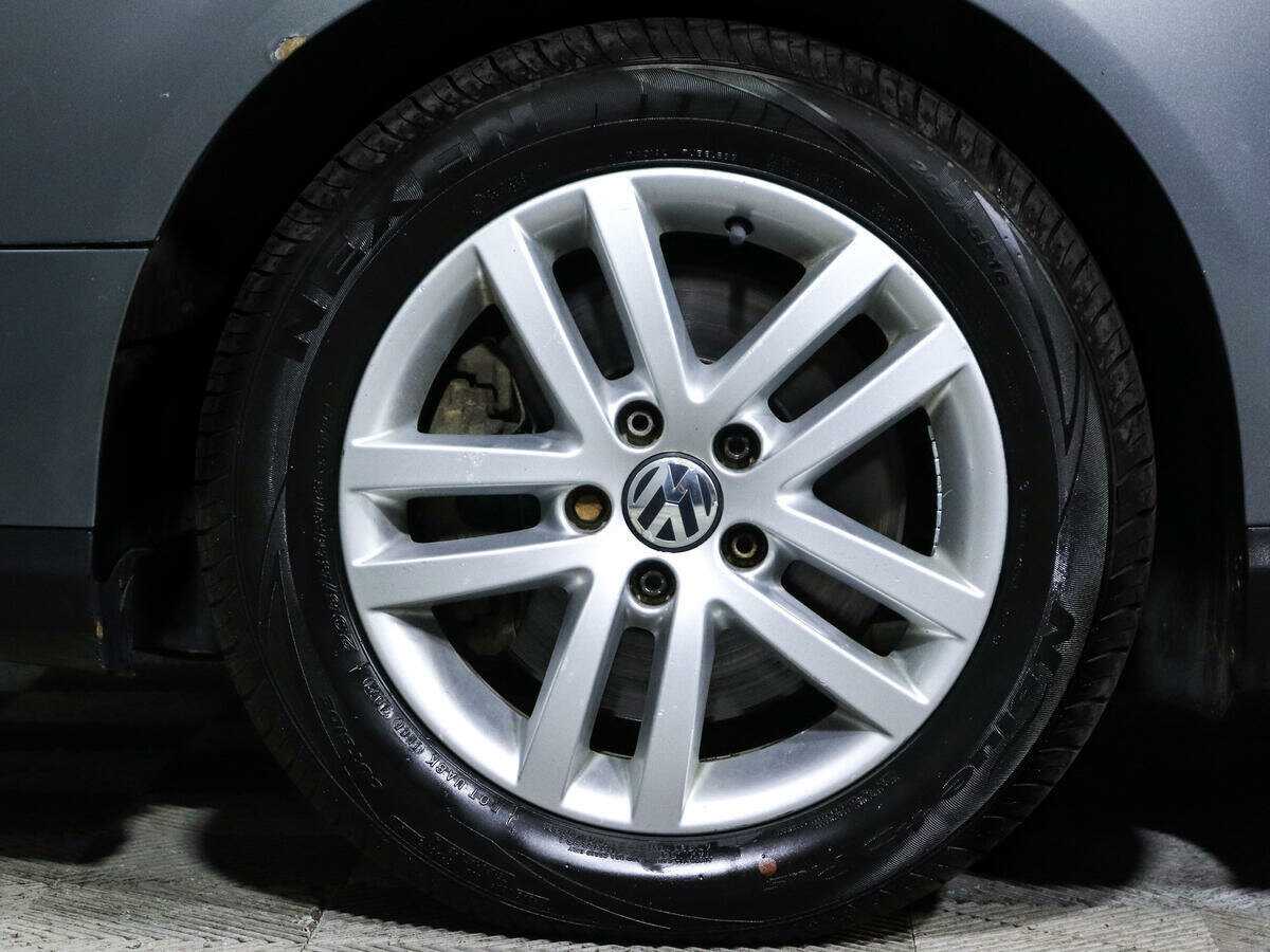 Volkswagen Passat с пробегом — 2005 год. Фото: #16