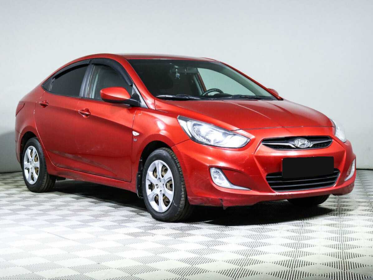 Hyundai Solaris с пробегом — 2013 год. Фото: #2