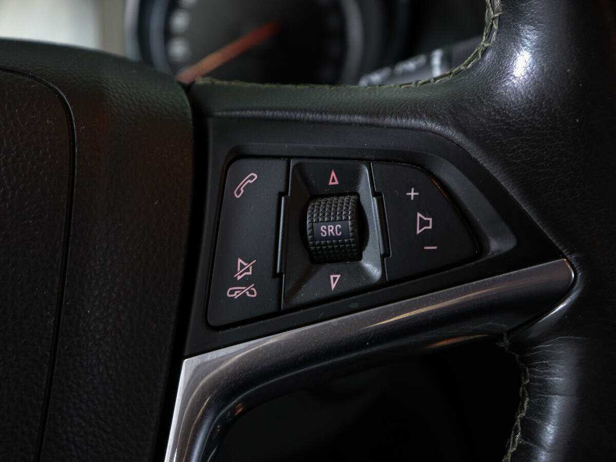 Opel Mokka с пробегом — 2012 год. Фото: #14