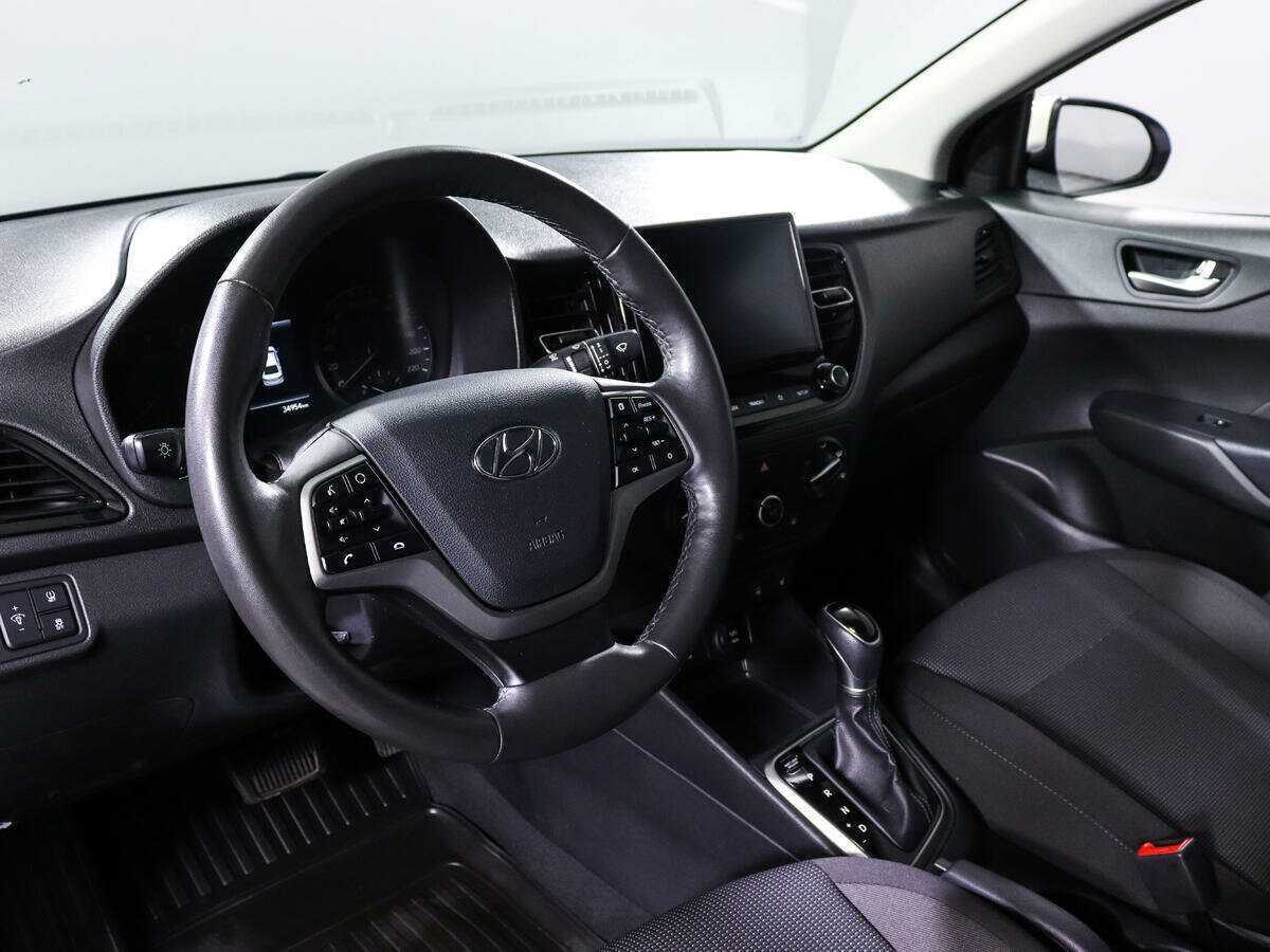 Hyundai Solaris с пробегом — 2022 год. Фото: #11
