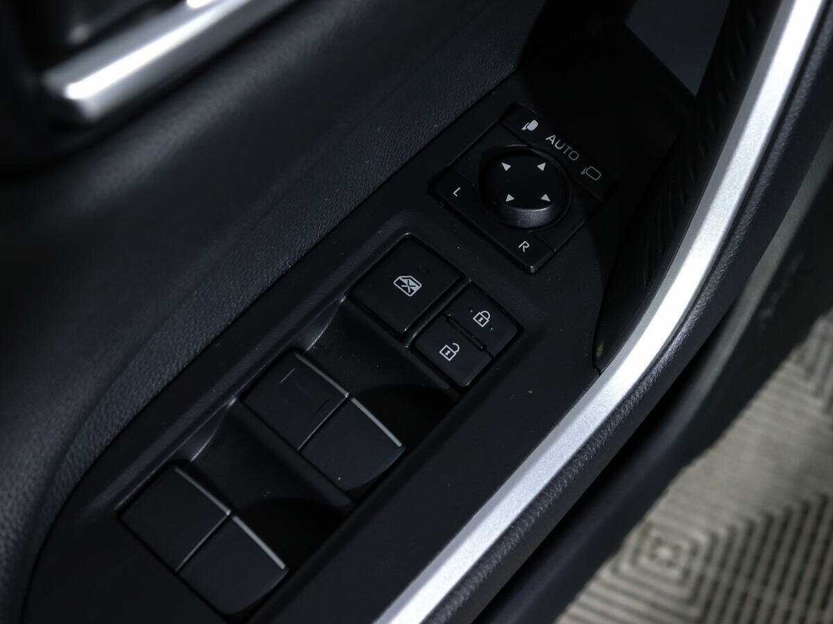 Toyota RAV4 с пробегом — 2020 год. Фото: #17