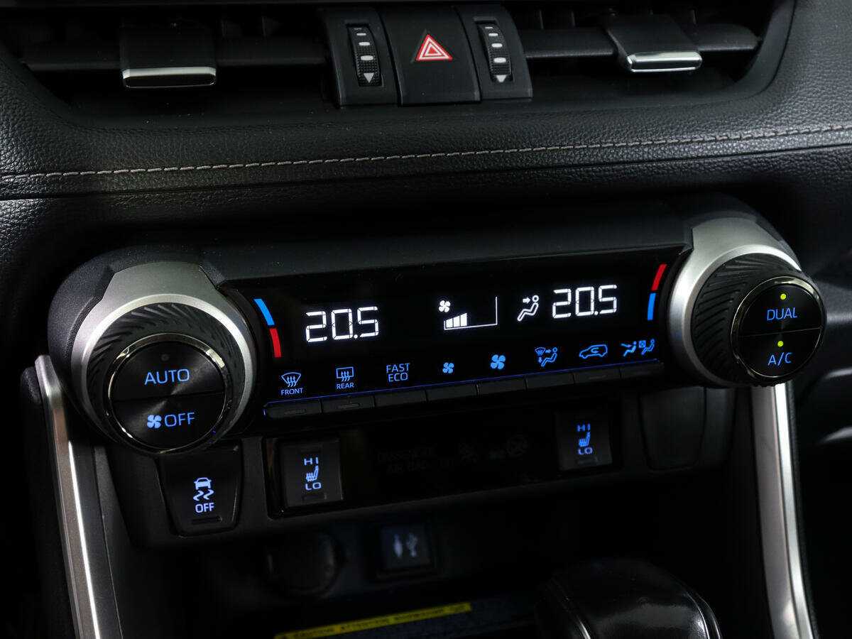 Toyota RAV4 с пробегом — 2020 год. Фото: #23