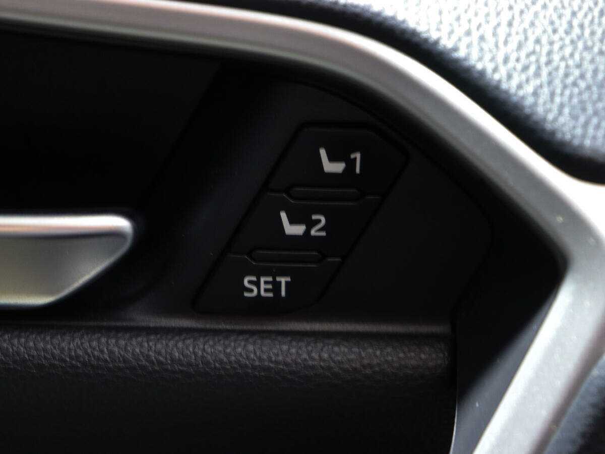 Toyota RAV4 с пробегом — 2020 год. Фото: #24