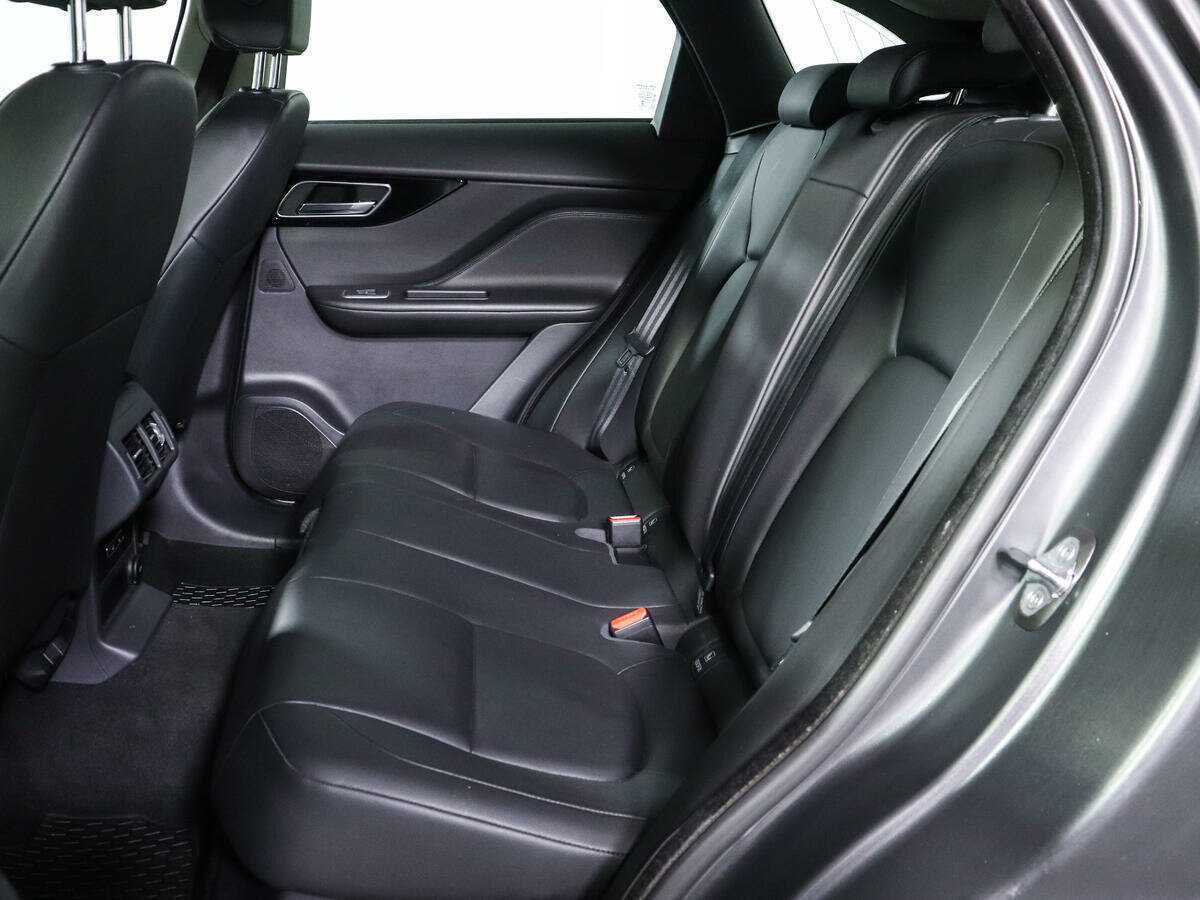 Jaguar F-Pace с пробегом — 2016 год. Фото: #6