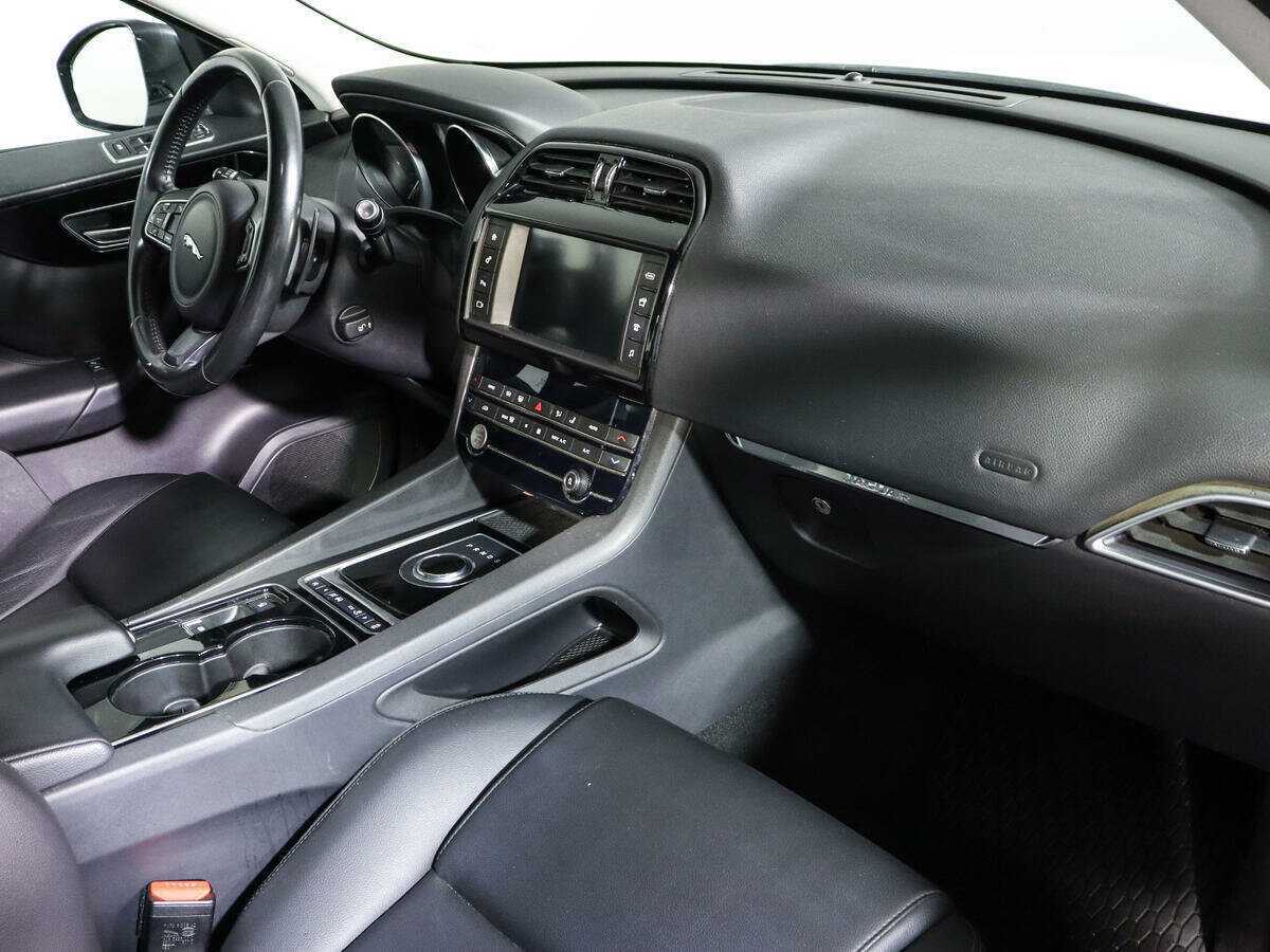 Jaguar F-Pace с пробегом — 2016 год. Фото: #7