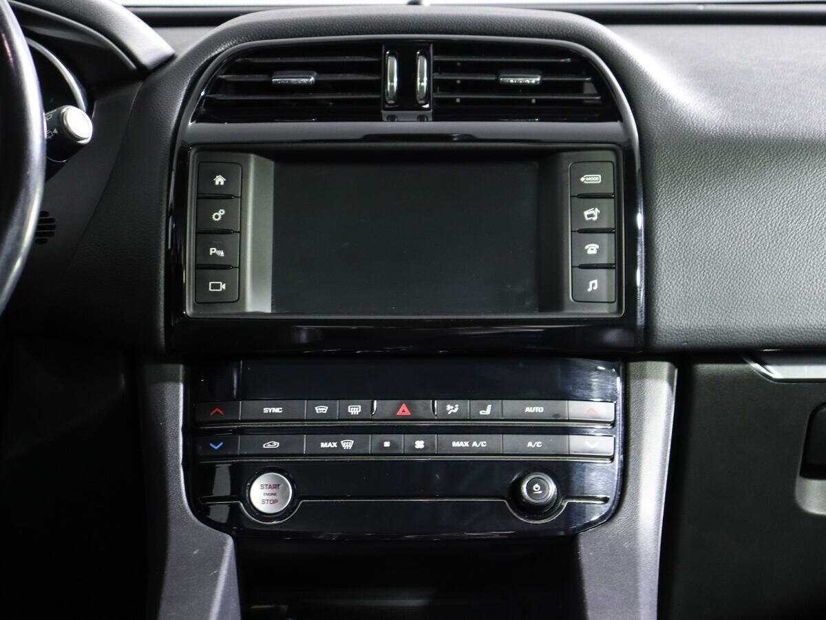 Jaguar F-Pace с пробегом — 2016 год. Фото: #10