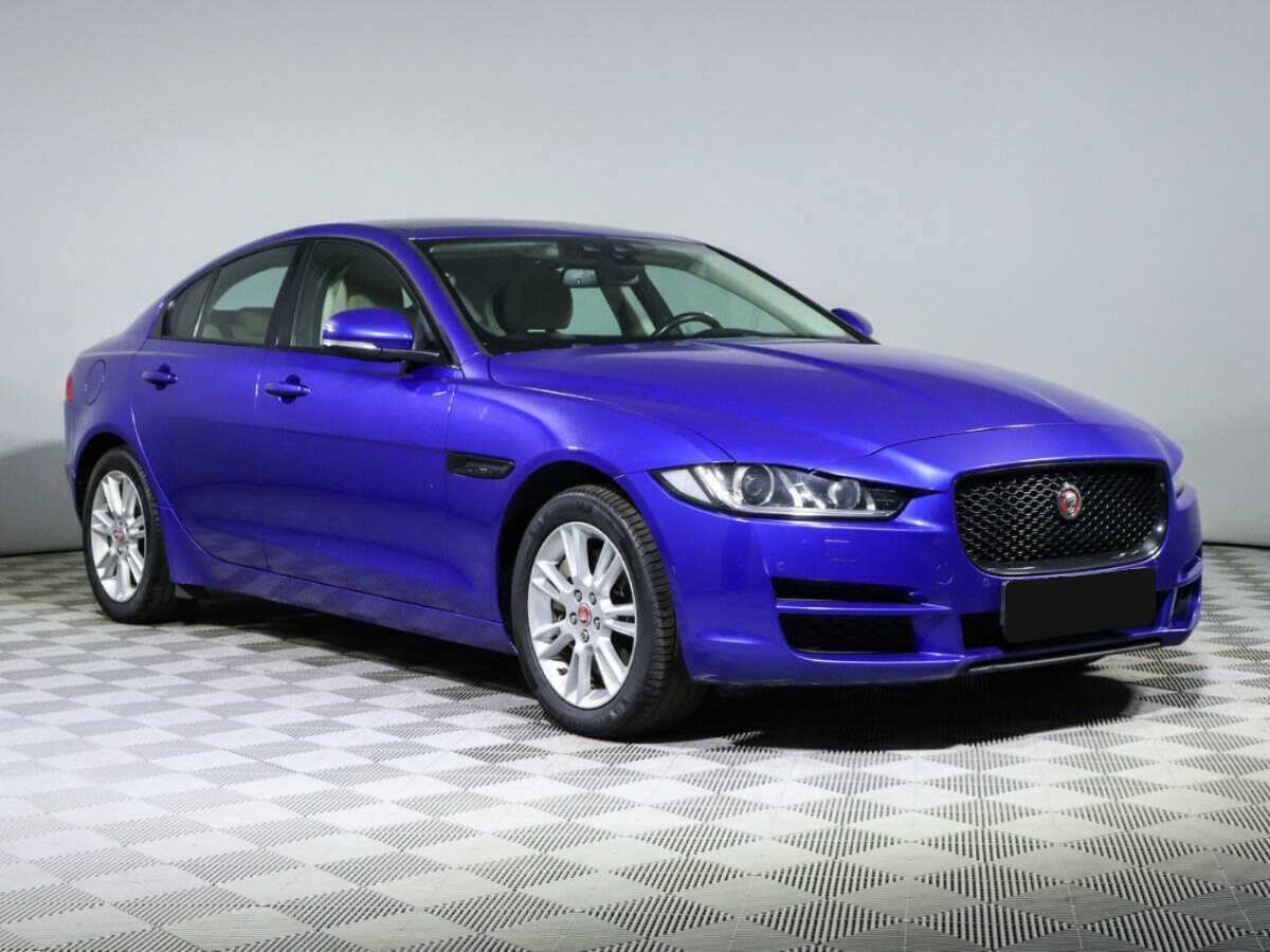 Jaguar XE с пробегом — 2016 год. Фото: #2