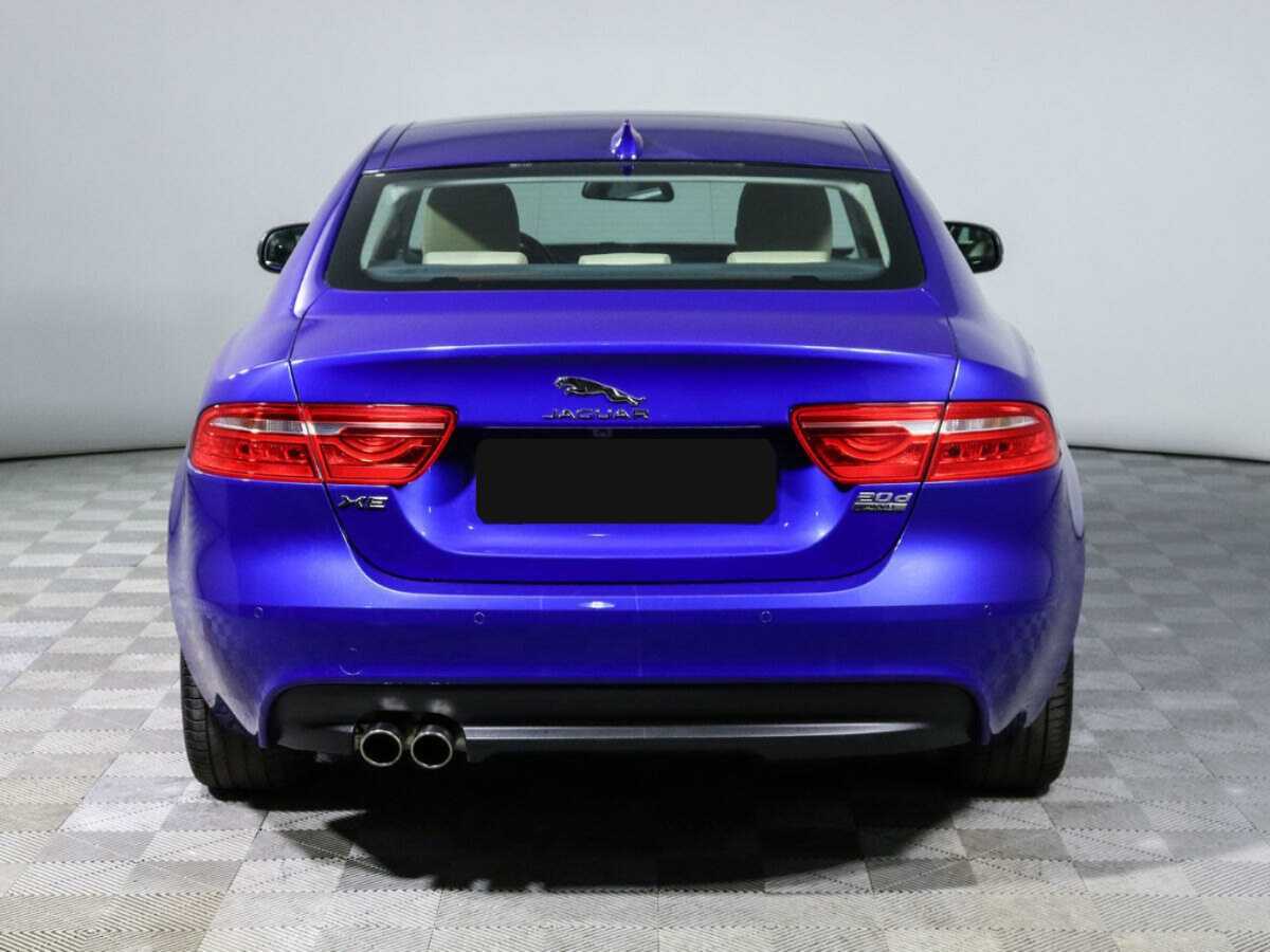 Jaguar XE с пробегом — 2016 год. Фото: #5