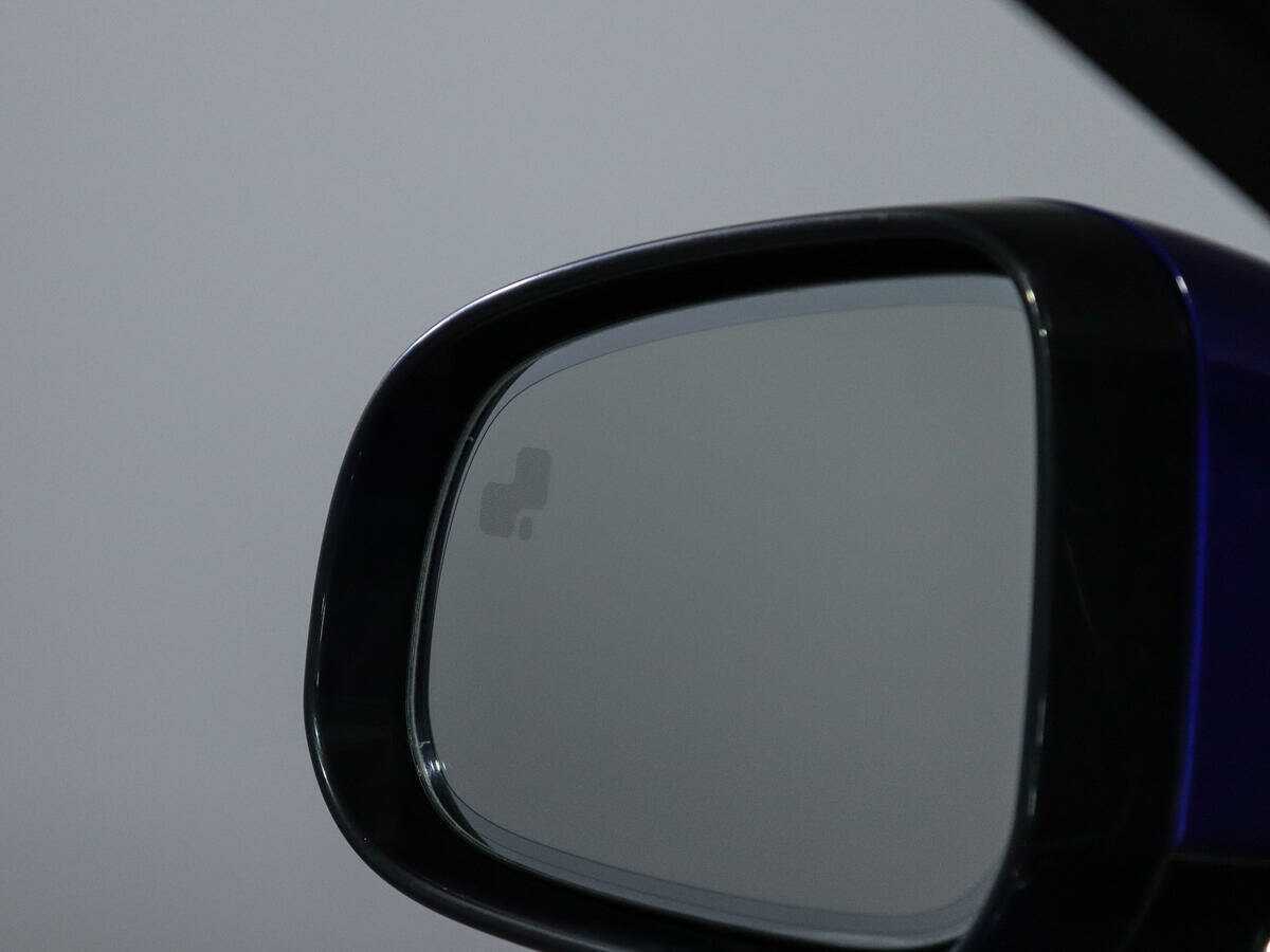 Jaguar XE с пробегом — 2016 год. Фото: #17