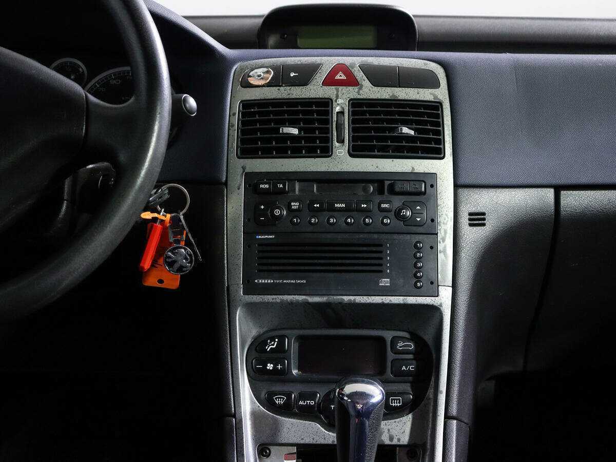 Peugeot 307 с пробегом — 2004 год. Фото: #9