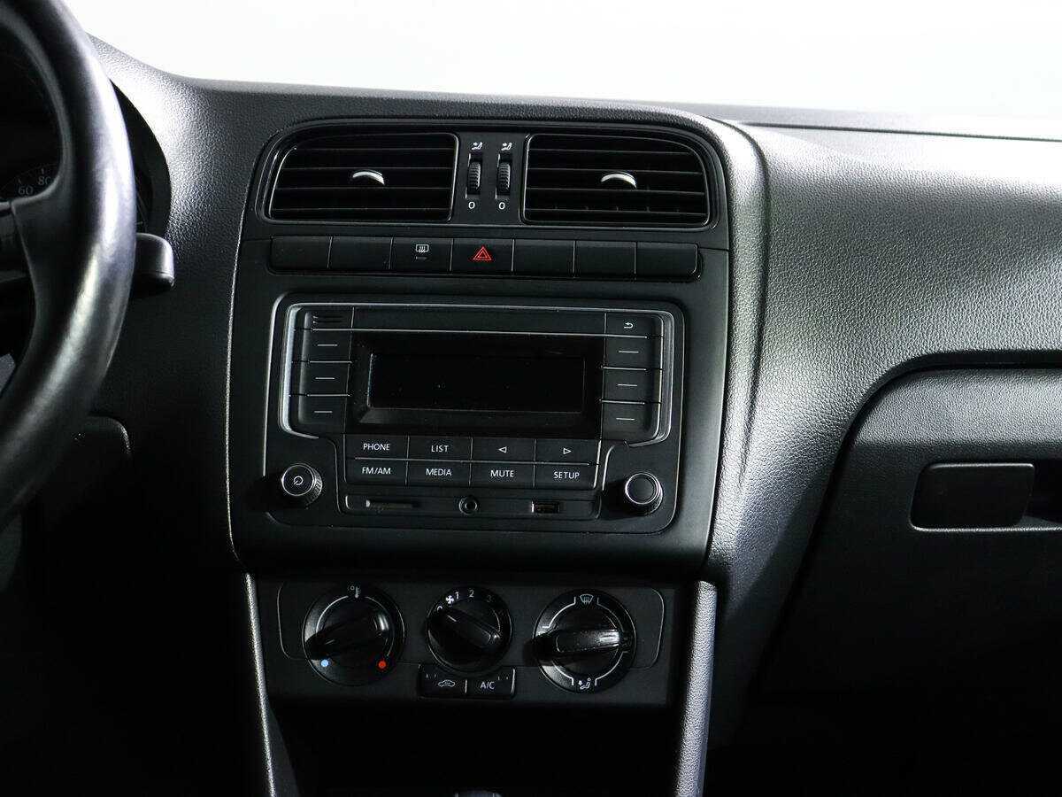 Volkswagen Polo с пробегом — 2018 год. Фото: #10