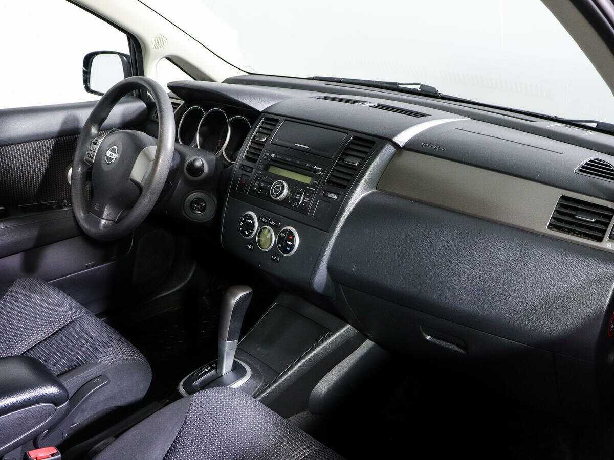Nissan Tiida с пробегом — 2011 год. Фото: #6