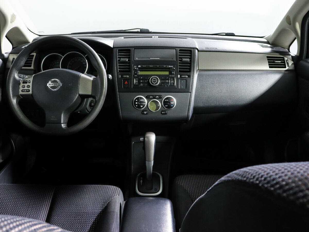 Nissan Tiida с пробегом — 2011 год. Фото: #9