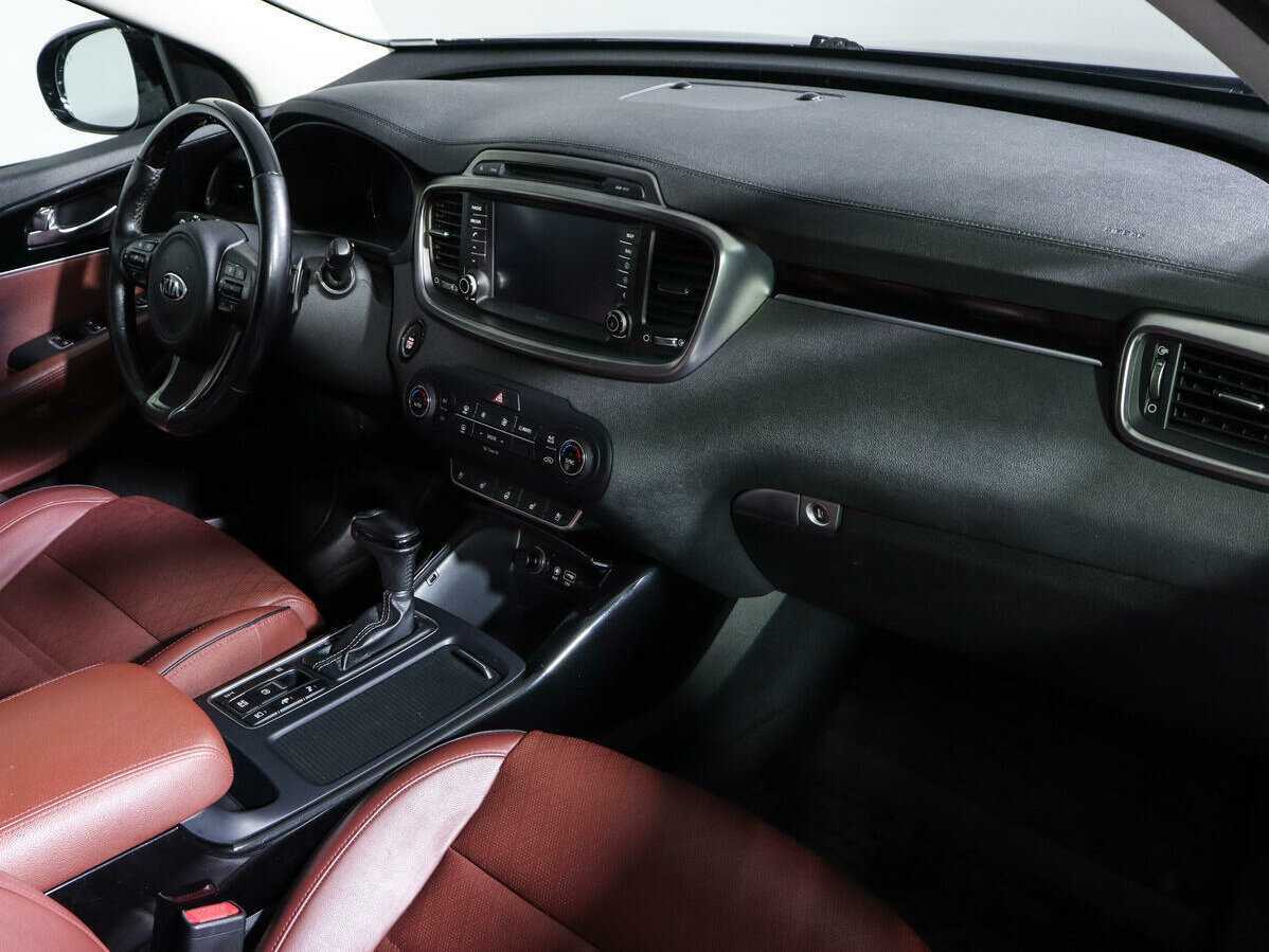 Kia Sorento с пробегом — 2017 год. Фото: #7