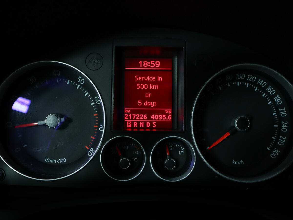 Volkswagen Golf GTI с пробегом — 2008 год. Фото: #8