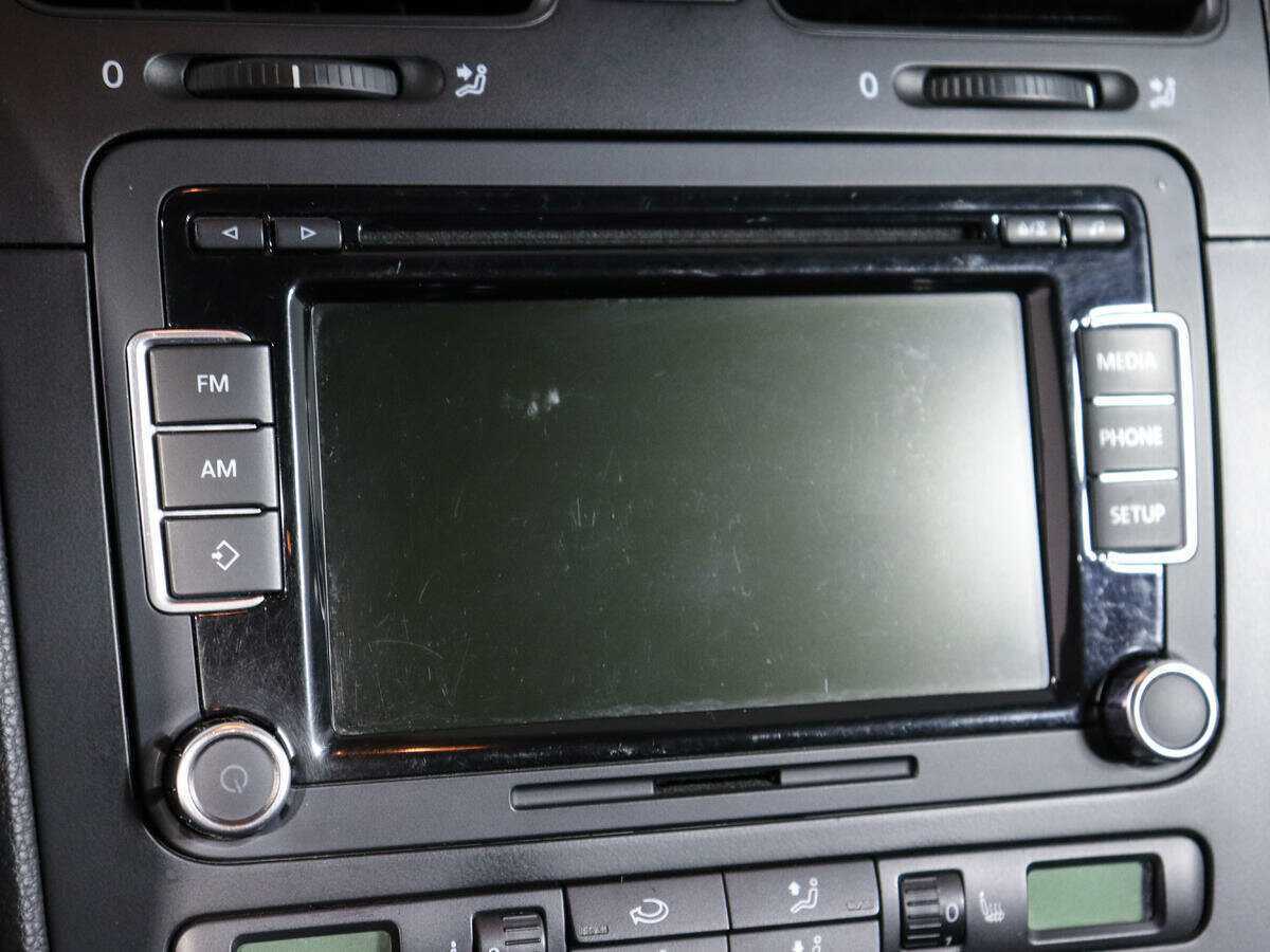 Volkswagen Golf GTI с пробегом — 2008 год. Фото: #13