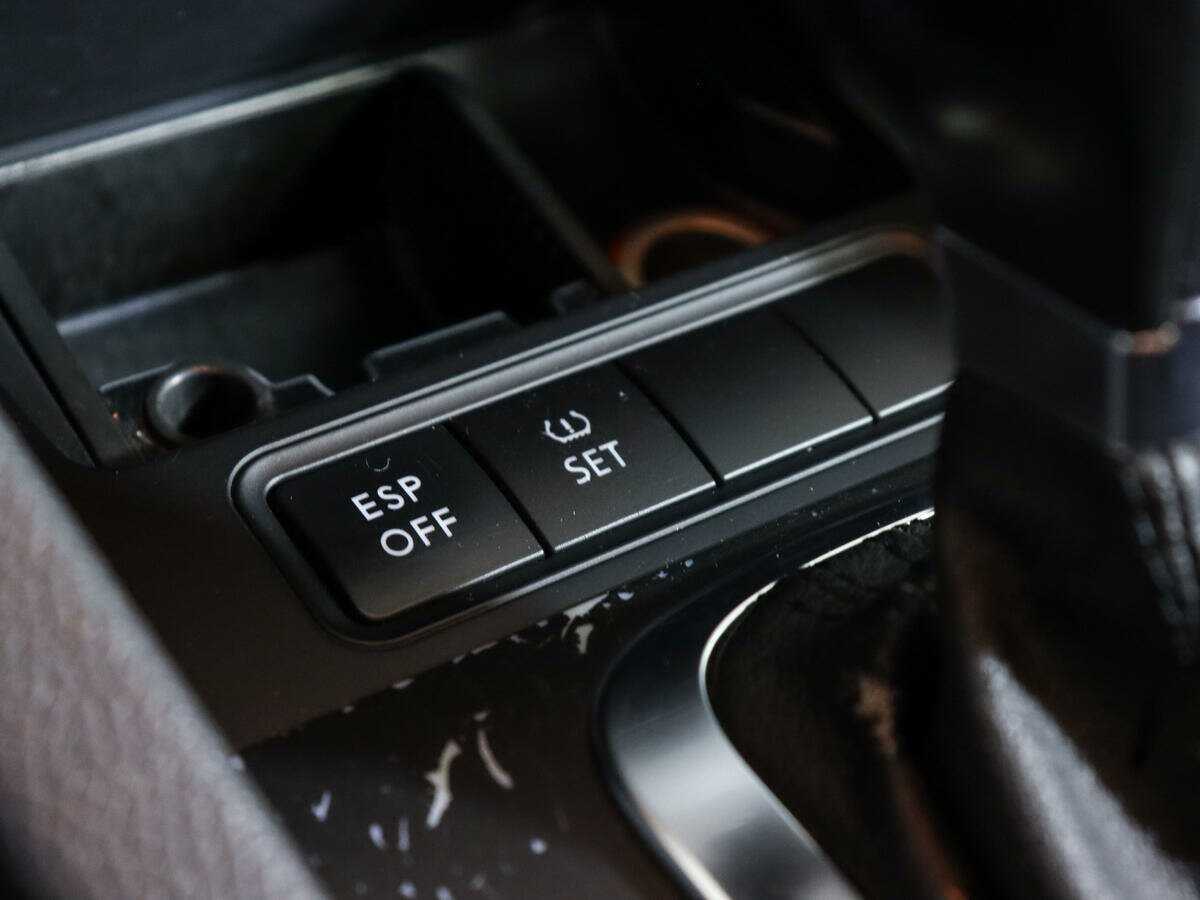 Volkswagen Golf GTI с пробегом — 2008 год. Фото: #14