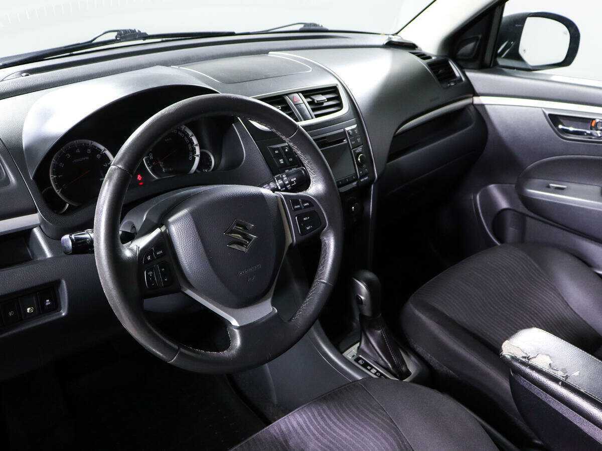Suzuki Swift с пробегом — 2011 год. Фото: #13