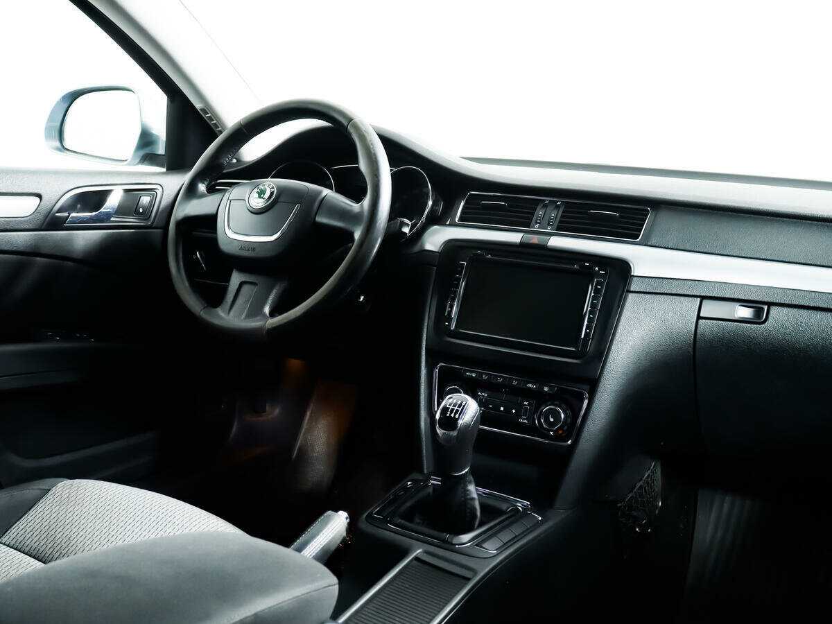 Skoda Superb с пробегом — 2008 год. Фото: #8