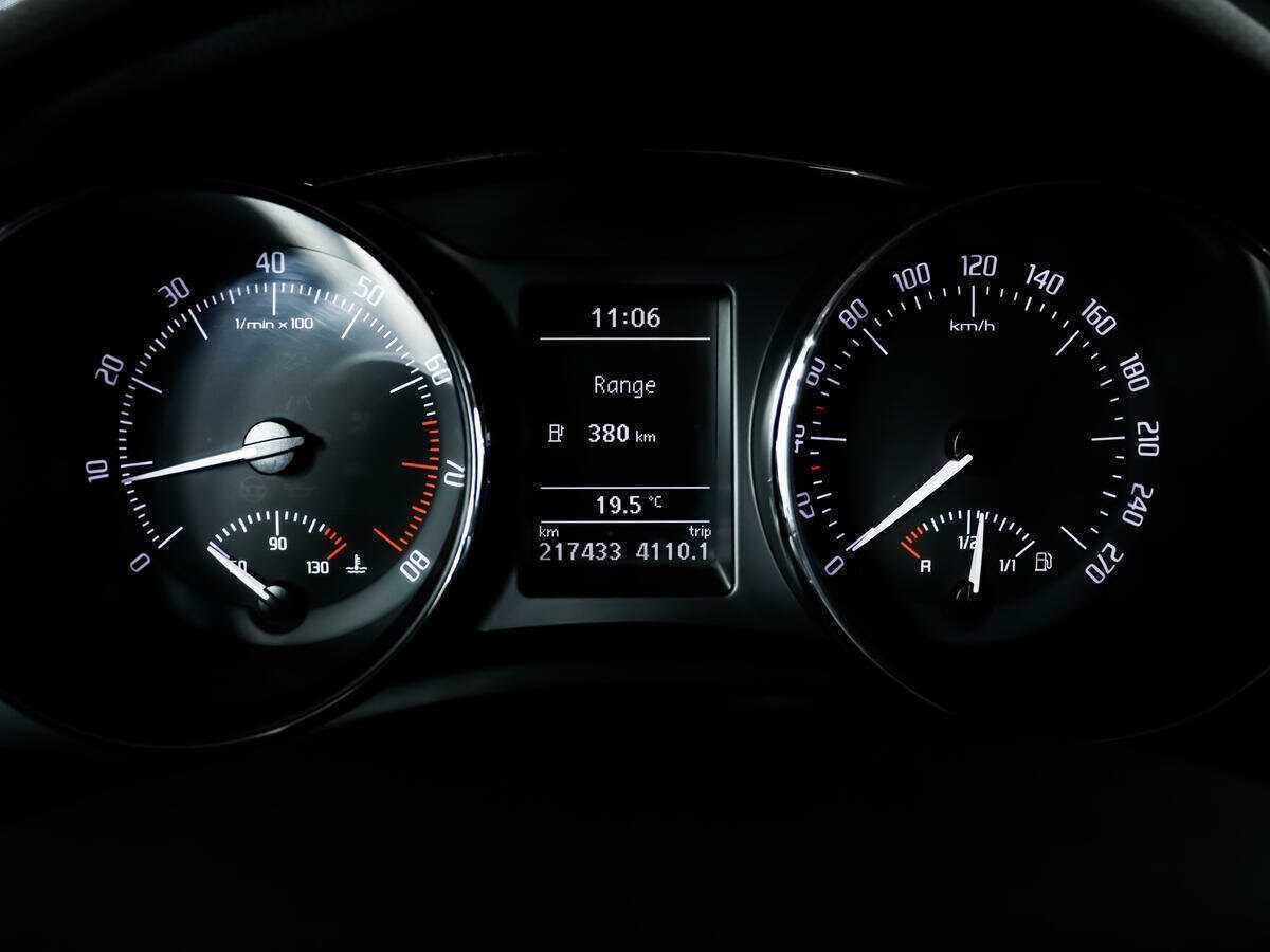 Skoda Superb с пробегом — 2008 год. Фото: #9