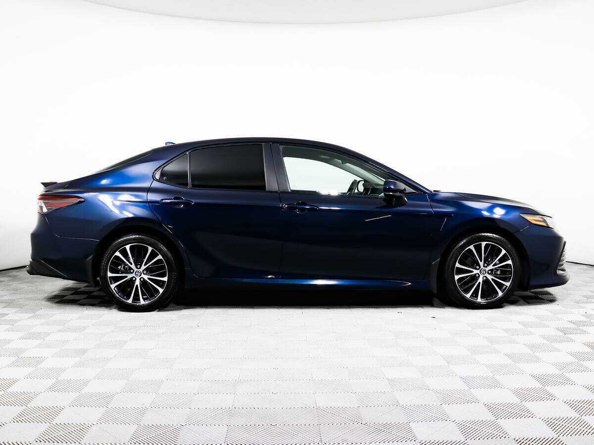 Toyota Camry с пробегом — 2021 год. Фото: #3