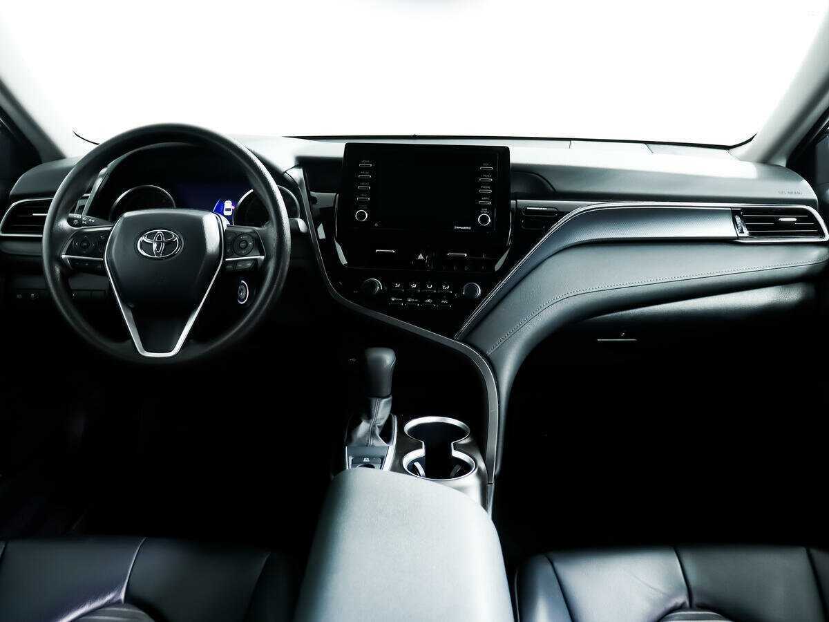 Toyota Camry с пробегом — 2021 год. Фото: #10