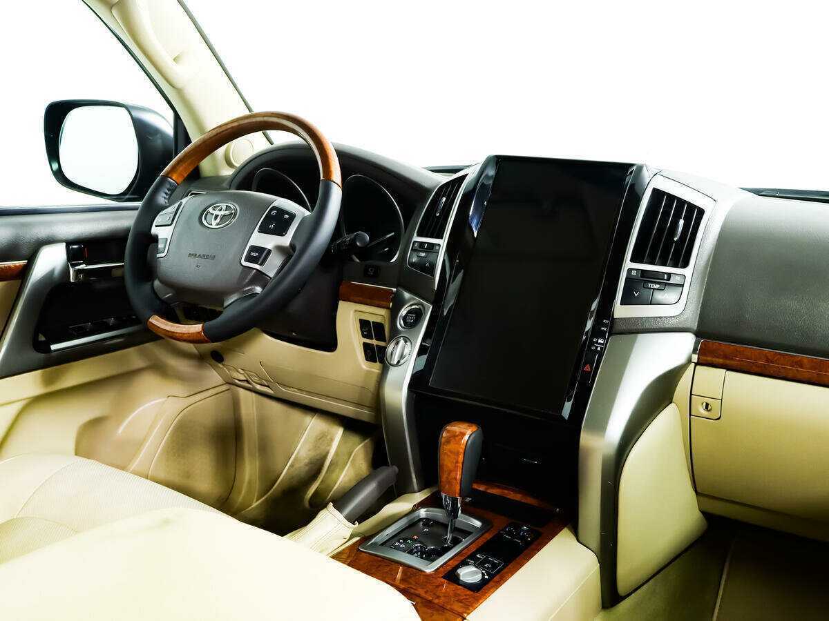 Toyota Land Cruiser с пробегом — 2012 год. Фото: #8