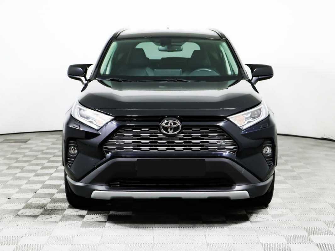 Toyota RAV4 с пробегом — 2021 год. Фото: #1