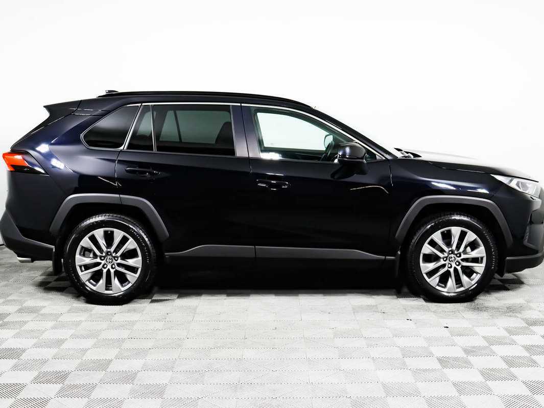 Toyota RAV4 с пробегом — 2021 год. Фото: #3