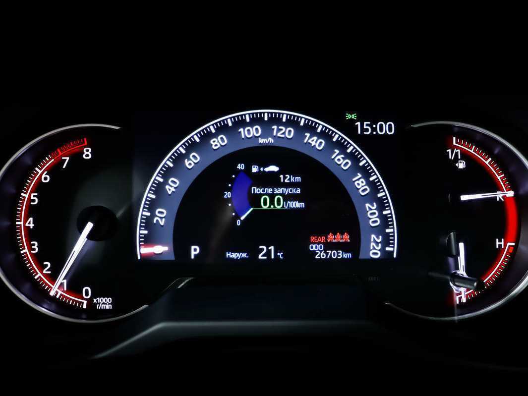 Toyota RAV4 с пробегом — 2021 год. Фото: #9