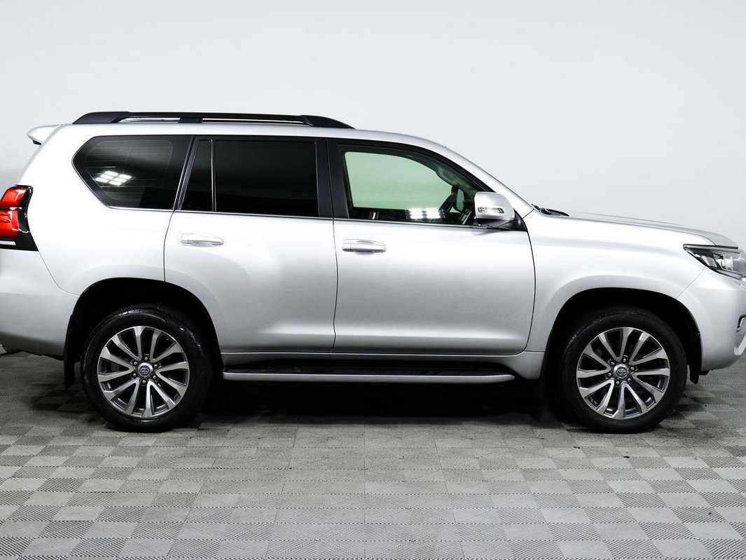 Toyota Land Cruiser Prado с пробегом — 2017 год. Фото: #3