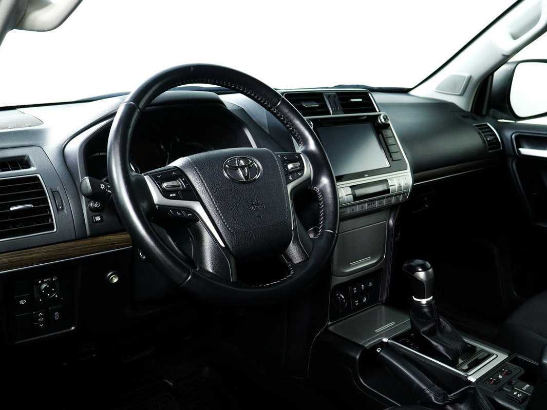 Toyota Land Cruiser Prado с пробегом — 2017 год. Фото: #12