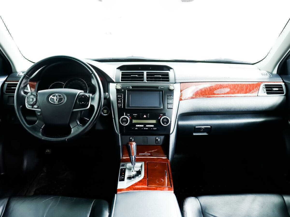 Toyota Camry с пробегом — 2012 год. Фото: #8