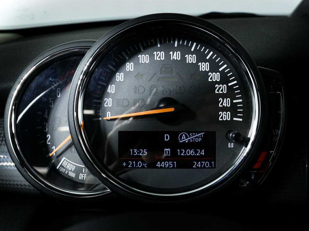 Mini Hatch с пробегом — 2017 год. Фото: #9