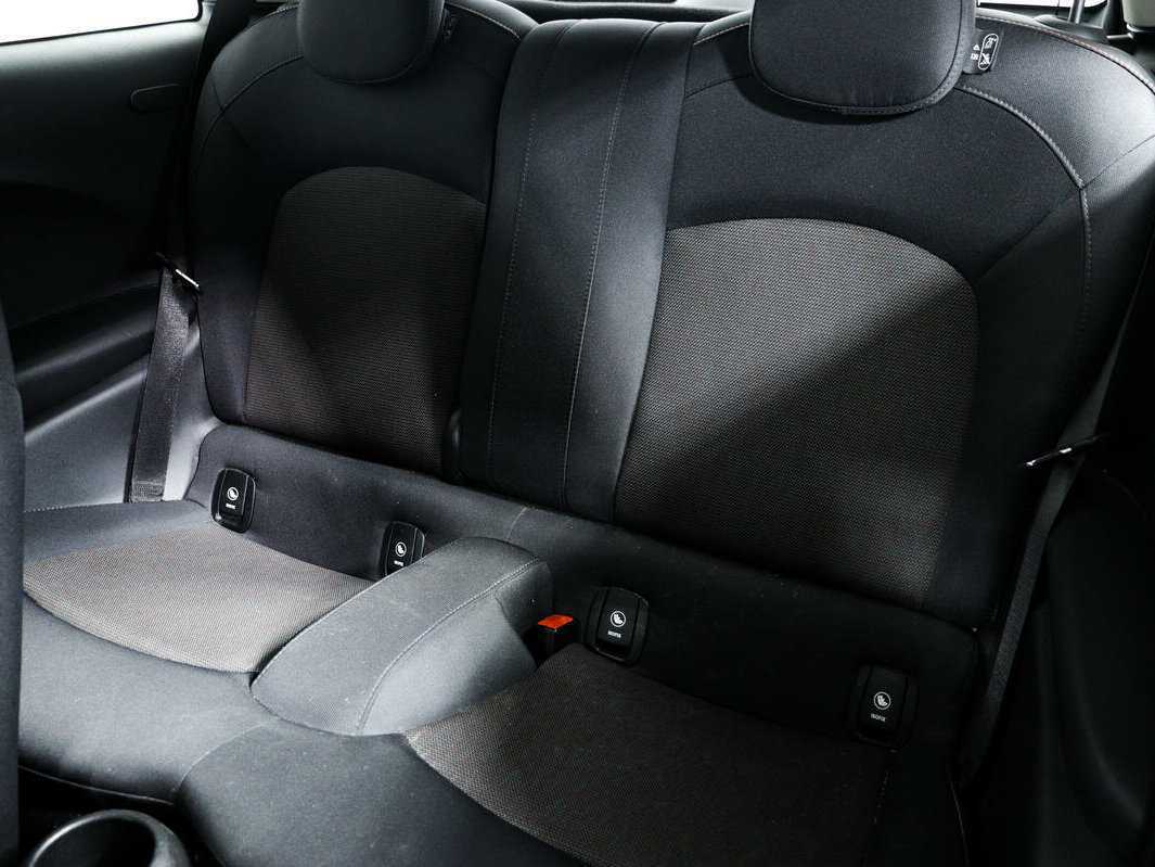 Mini Hatch с пробегом — 2017 год. Фото: #11