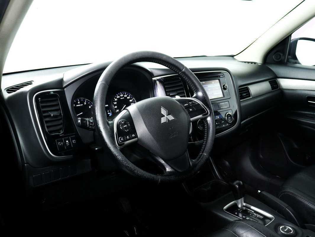 Mitsubishi Outlander с пробегом — 2013 год. Фото: #12