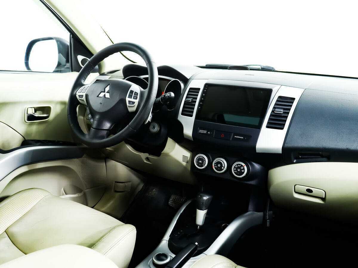 Mitsubishi Outlander с пробегом — 2008 год. Фото: #8