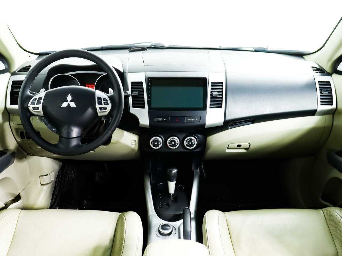 Mitsubishi Outlander с пробегом — 2008 год. Фото: #10