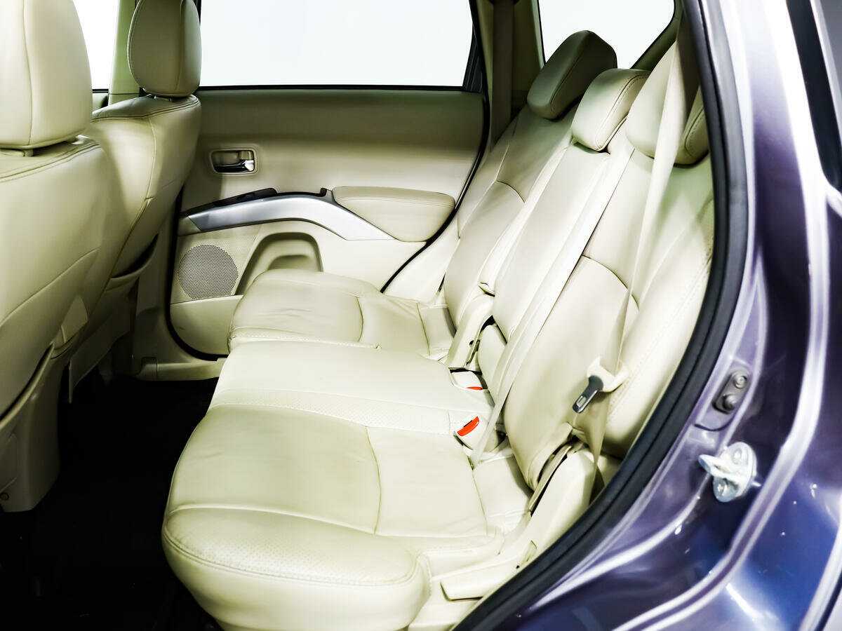 Mitsubishi Outlander с пробегом — 2008 год. Фото: #11