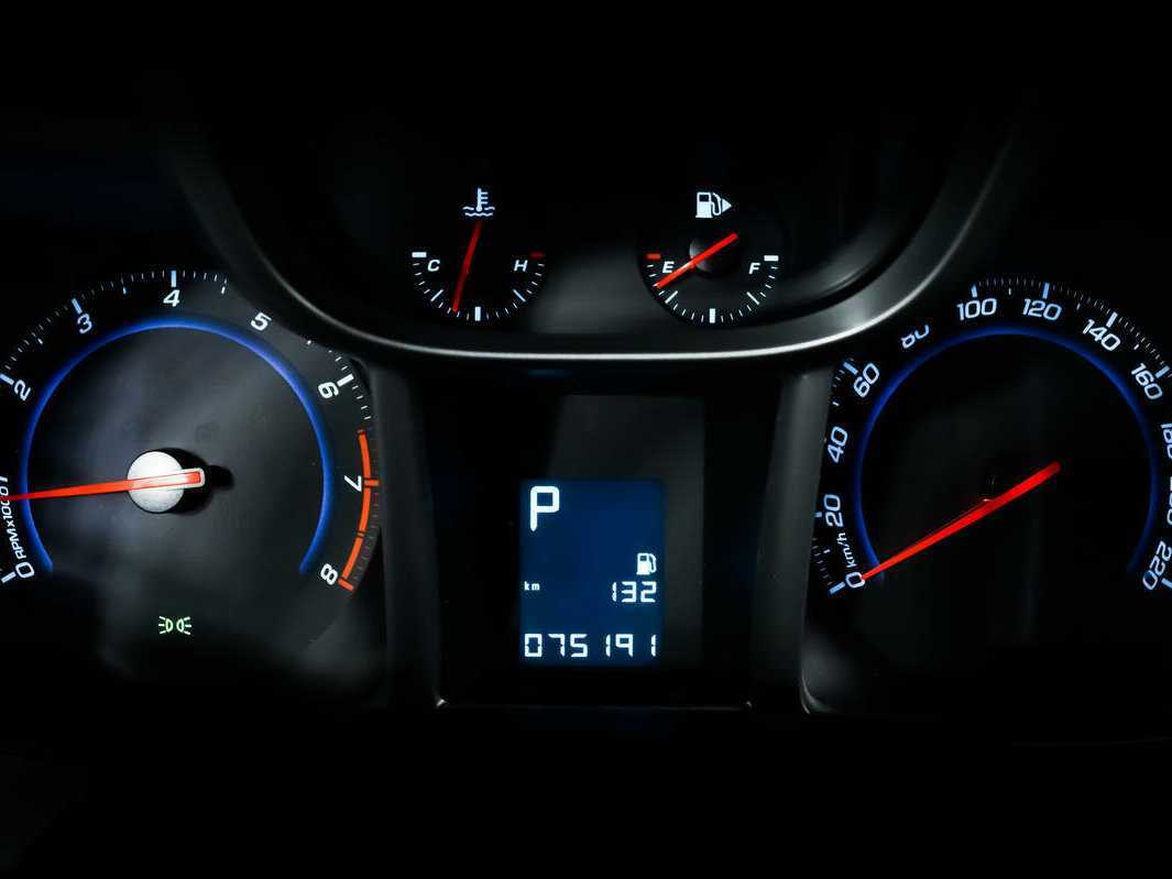 Chevrolet Orlando с пробегом — 2013 год. Фото: #9