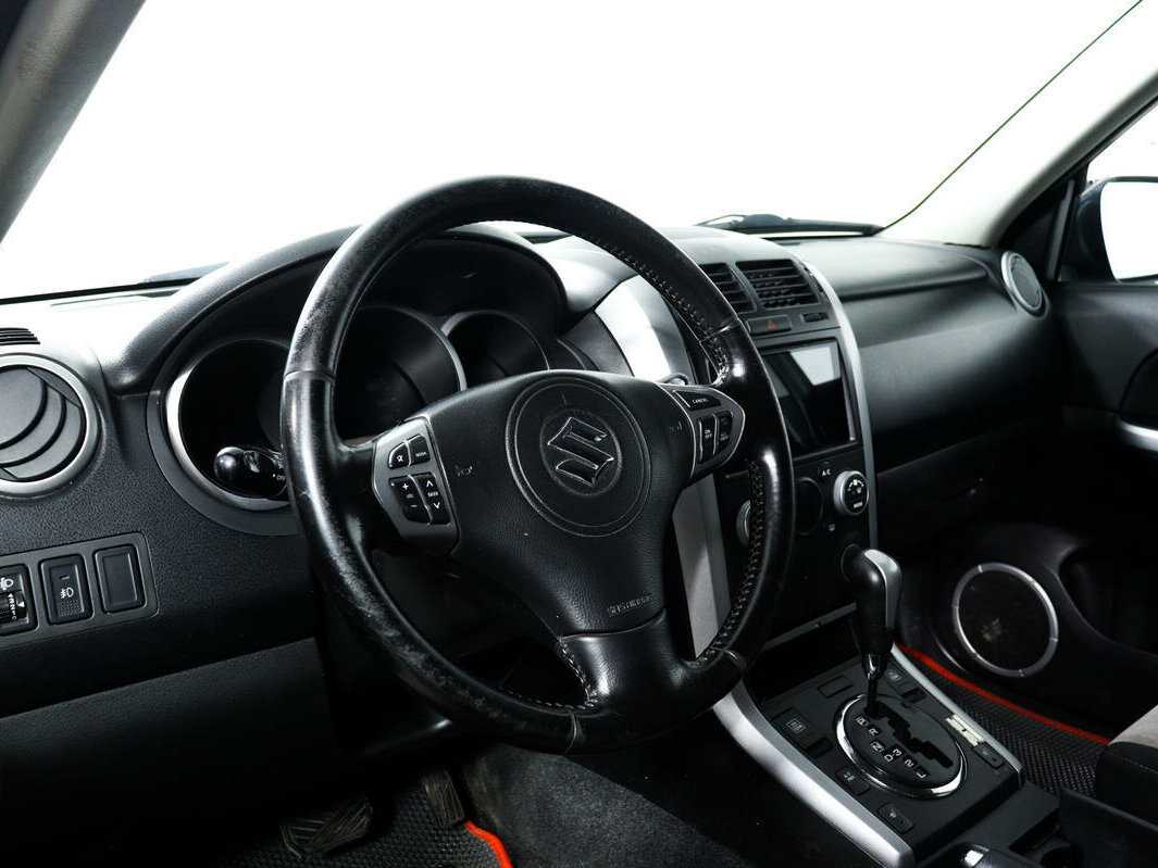 Suzuki Grand Vitara с пробегом — 2011 год. Фото: #12