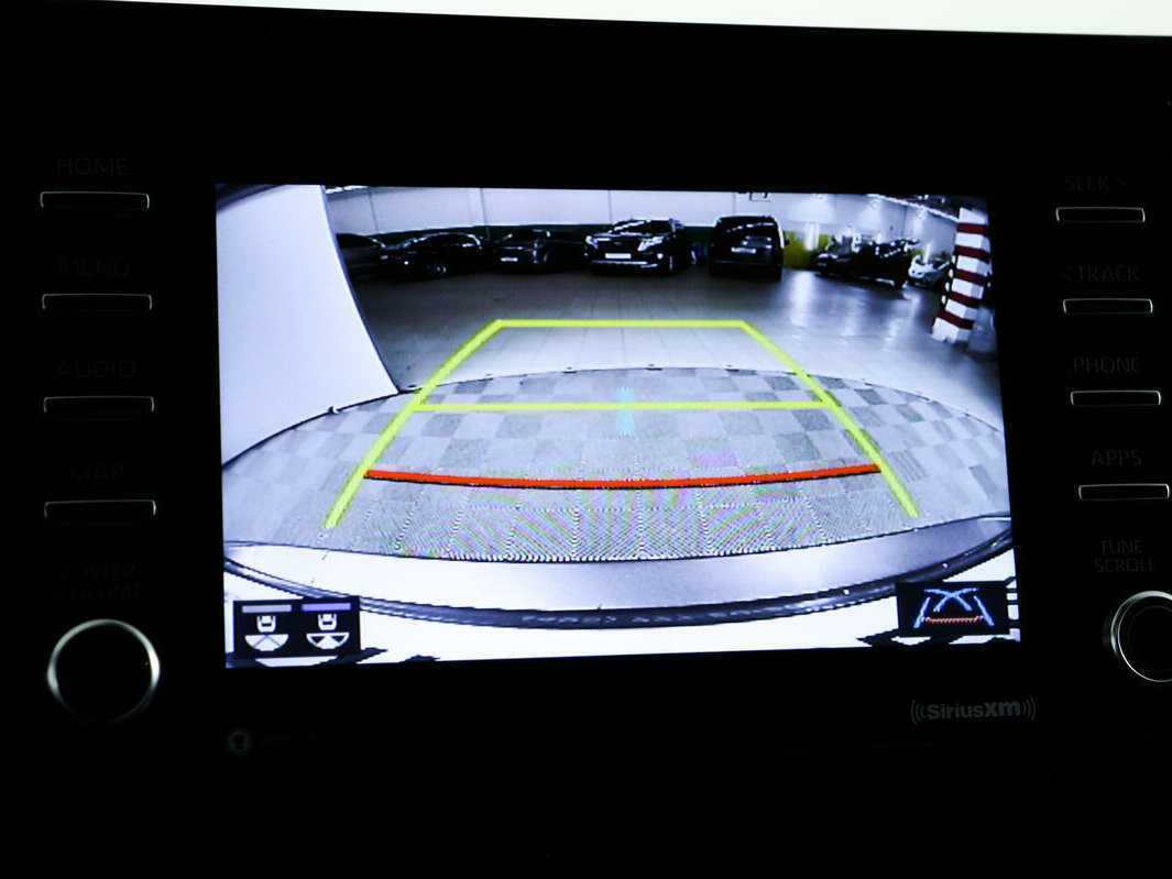 Toyota Camry с пробегом — 2021 год. Фото: #14