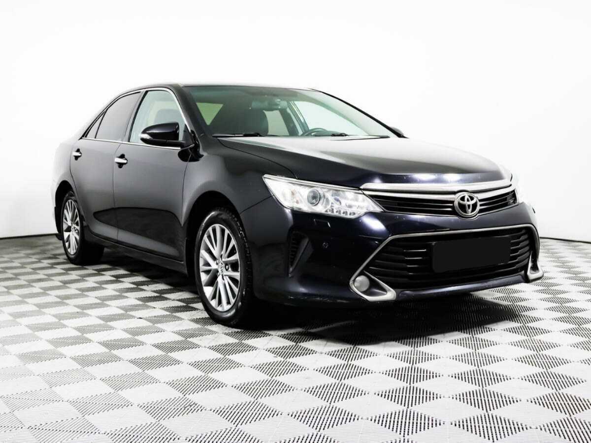 Toyota Camry с пробегом — 2015 год. Фото: #2