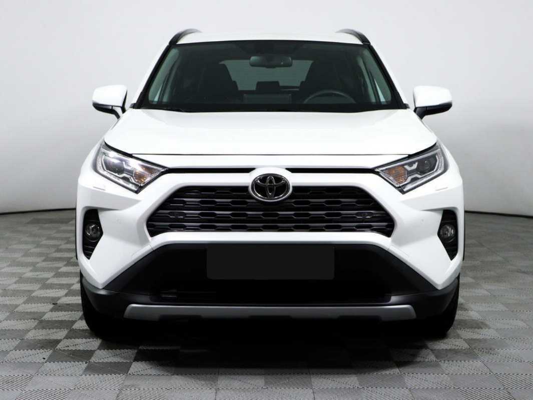 Toyota RAV4 с пробегом — 2021 год. Фото: #1