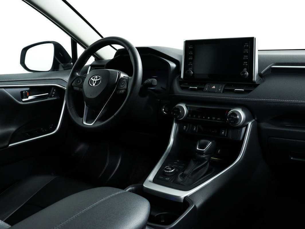 Toyota RAV4 с пробегом — 2021 год. Фото: #8