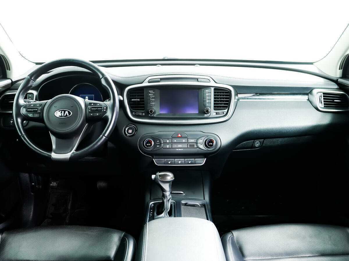 Kia Sorento с пробегом — 2017 год. Фото: #10