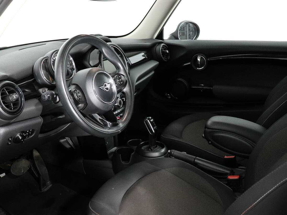 Mini Hatch с пробегом — 2018 год. Фото: #9