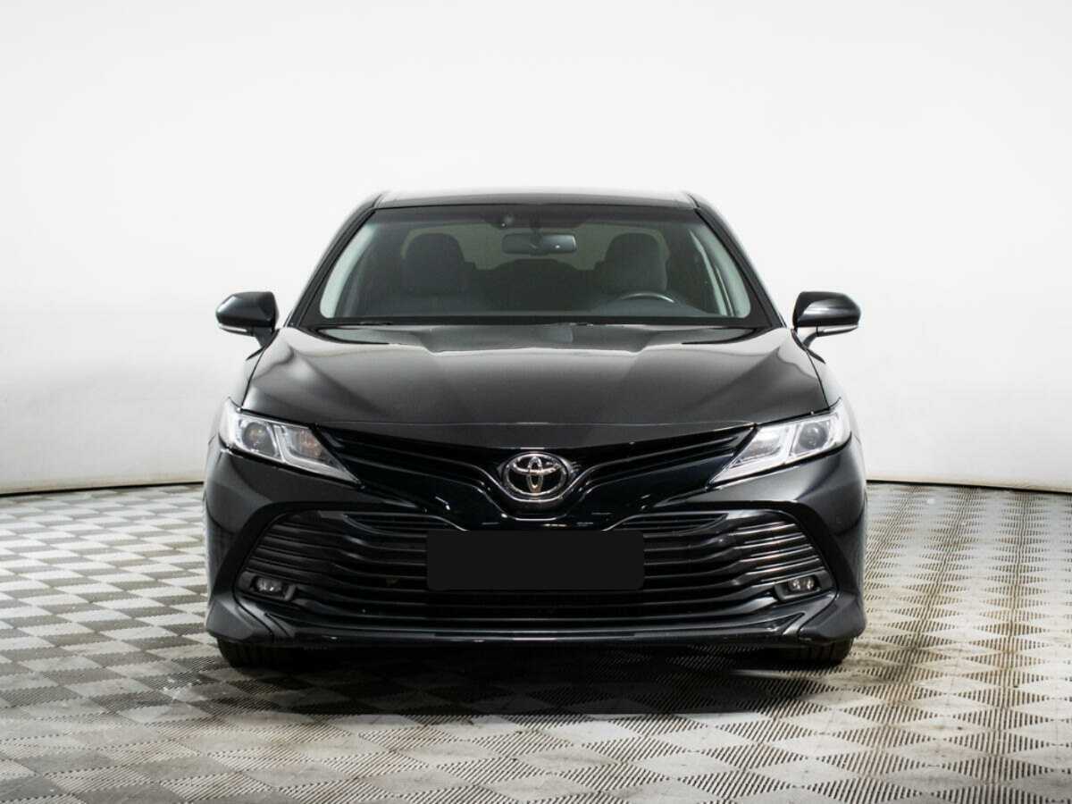 Toyota Camry с пробегом — 2020 год. Фото: #1