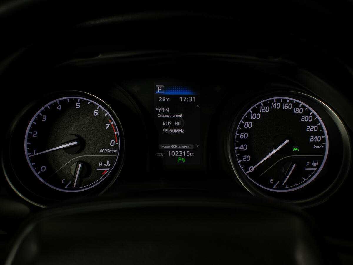 Toyota Camry с пробегом — 2020 год. Фото: #9